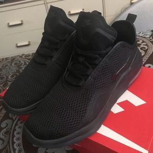 Nike air max motion 2